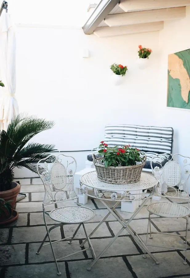 Le Home Rooms Lecce 0*,  Italy